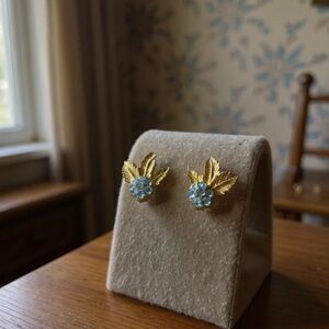 Vintage Gold Leaf Blue Rhinestone Cluster Clip-On Earrings 1950s